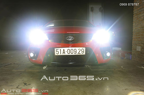 Kia Forte Koup độ đèn bi xenon tăng sáng 180% - Led mắt quỷ 7 màu